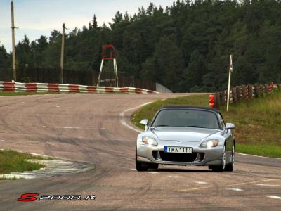 s2000_040_1.jpg