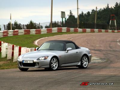 s2000_041.jpg